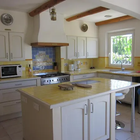 Holiday home Les Douces